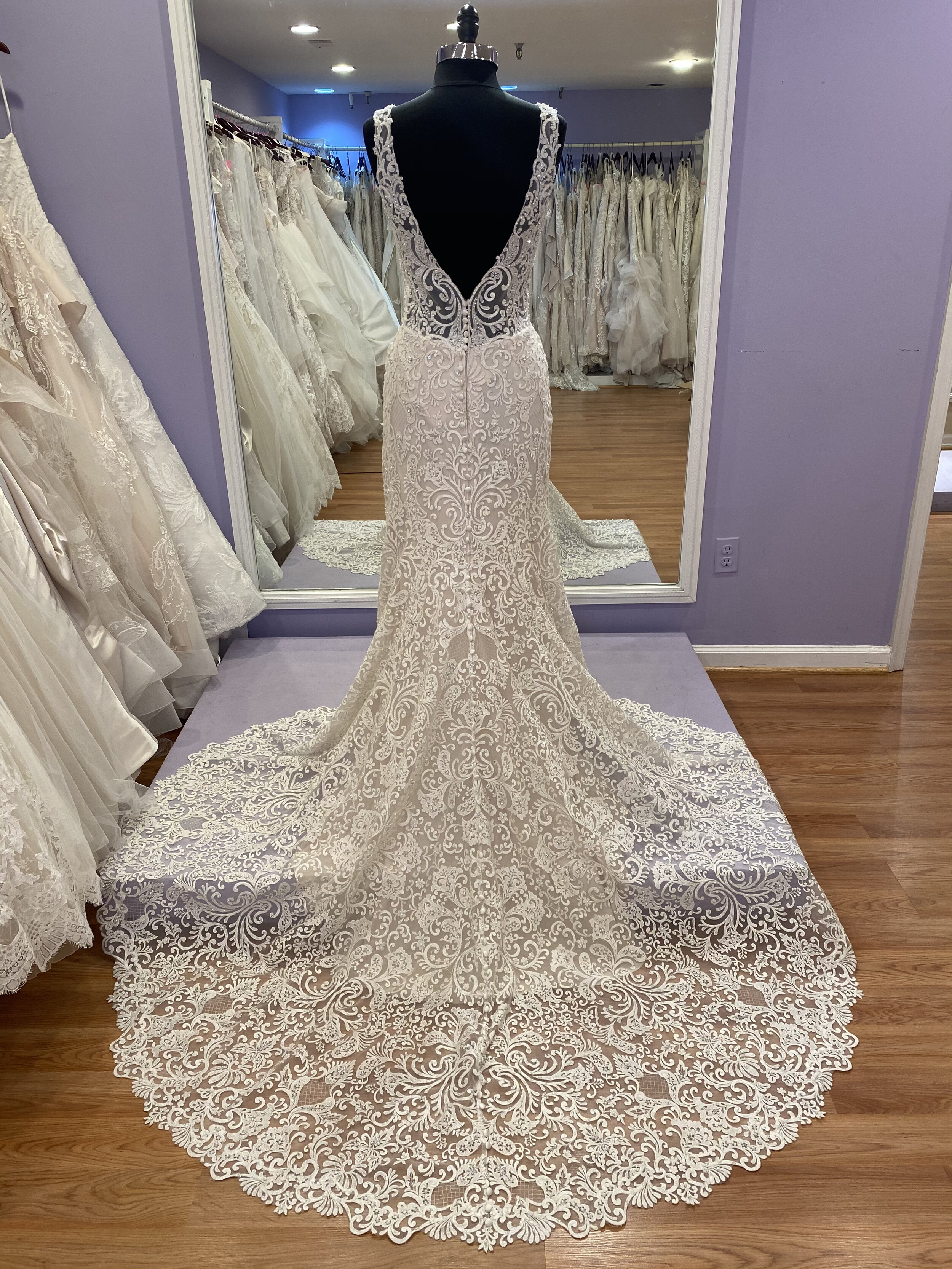 Allure Couture | C532 | SIZE 12 — Ellie's Bridal Boutique – The